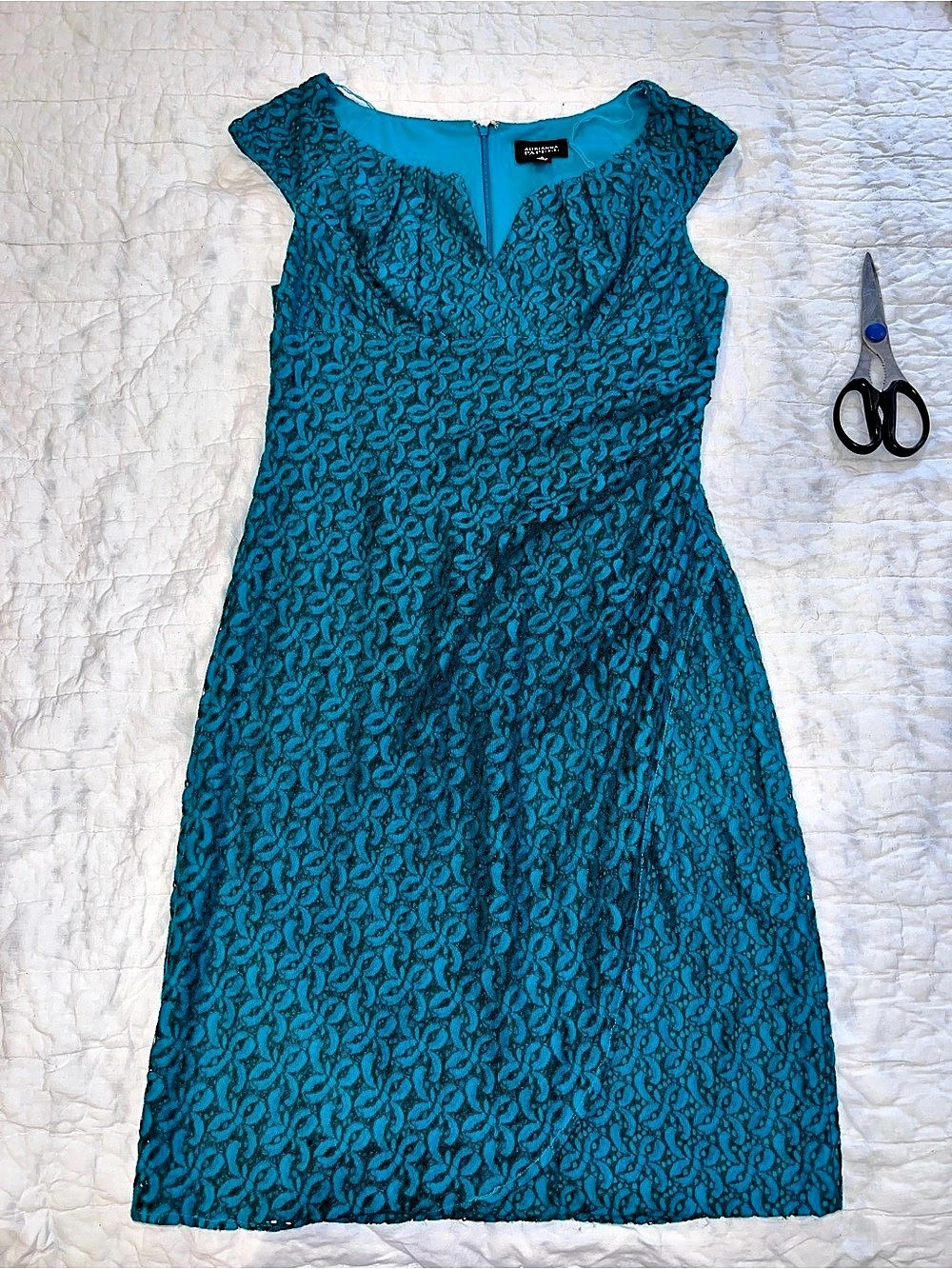 Adrianna Papell Lace Mini Dress in Blue Size 8 Like New